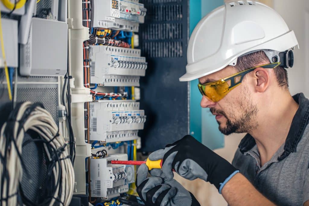 Dépannage électrique : réparation d'un tableau par un électricien