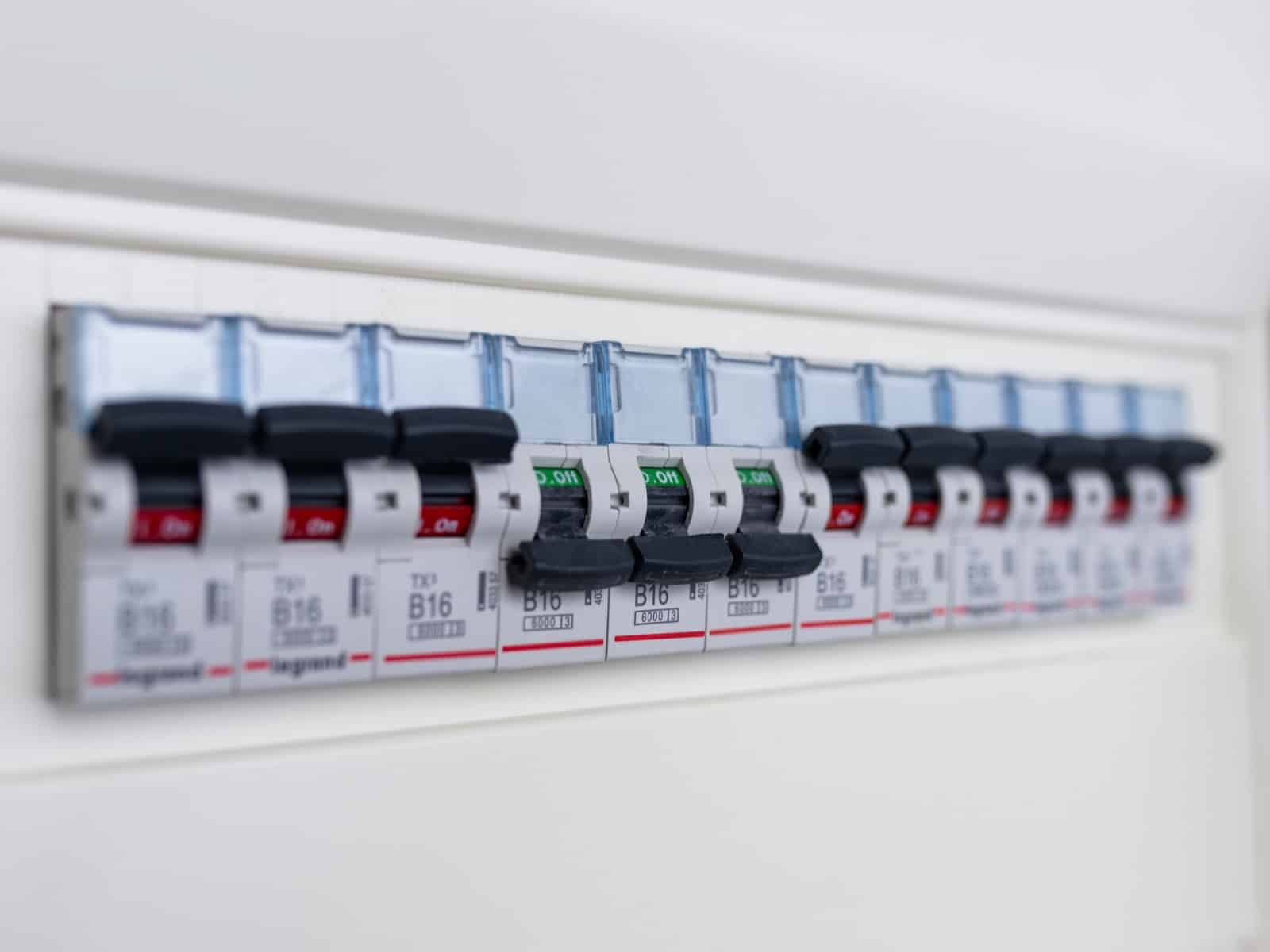 Panne électrique partielle : plus de courant dans une seule pièce de la maison