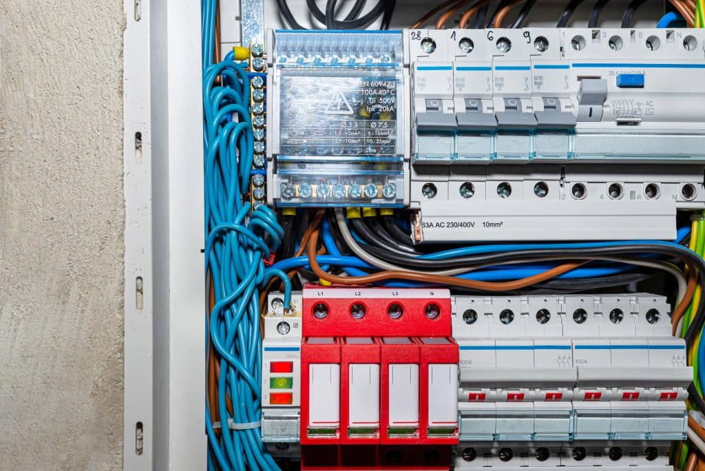 Prix rénovation électrique : tableau et disjoncteurs d'une installation neuve