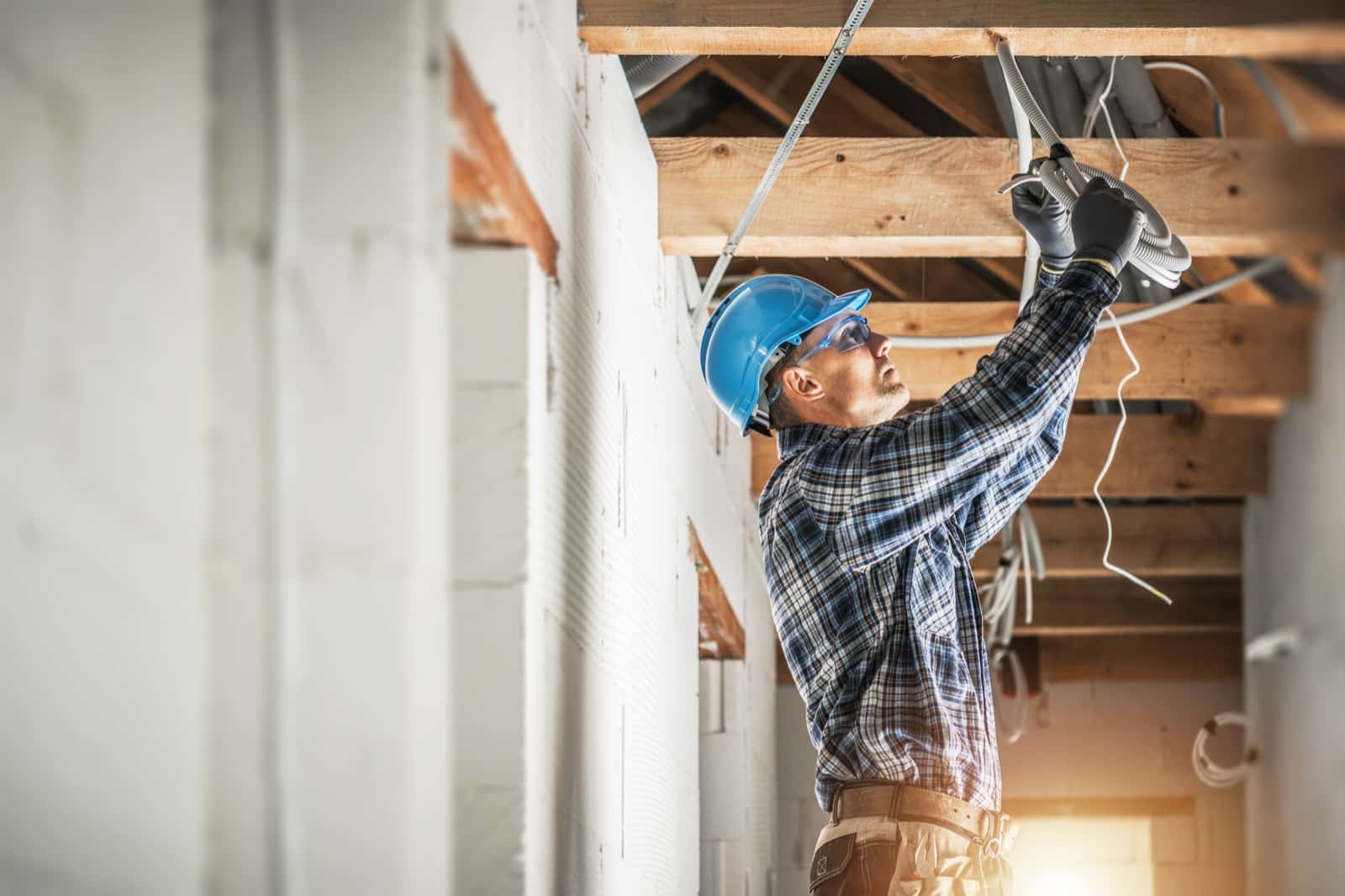 Refaire électricité maison : chantier de rénovation électrique d'un logement à Paris